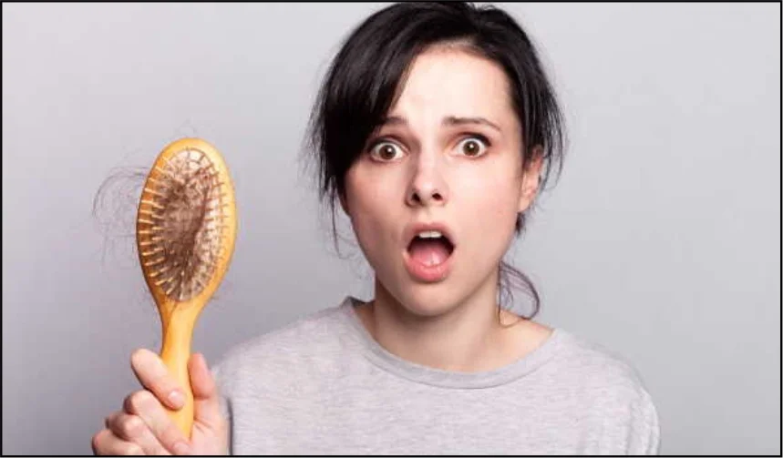 महिलाओं के बाल झड़ने का कारण